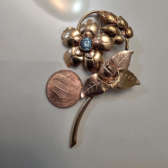 14 Karat Yellow And Rose Solid Gold And Blue Topaz Flower Floral Brooch - Picture 6 of 12